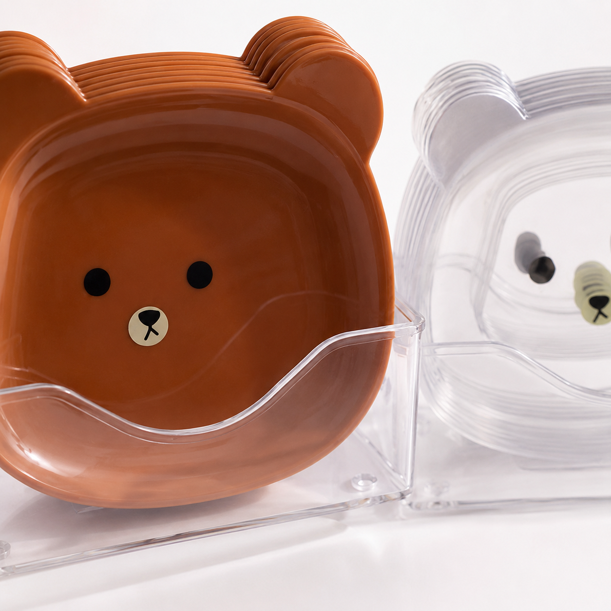 8 Plates With Stand Bear Design