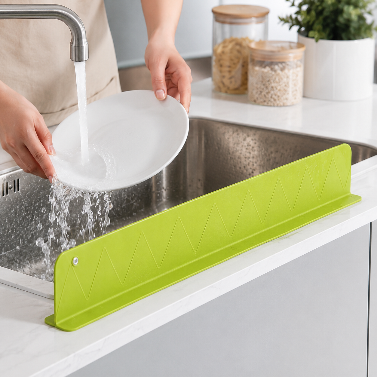 Silicone Sink Splash Guard – Adjustable Kitchen Water Barrier with Suction
